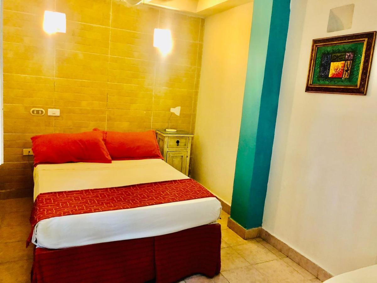 Antigua Calle Almudena Hotel Cartagena מראה חיצוני תמונה