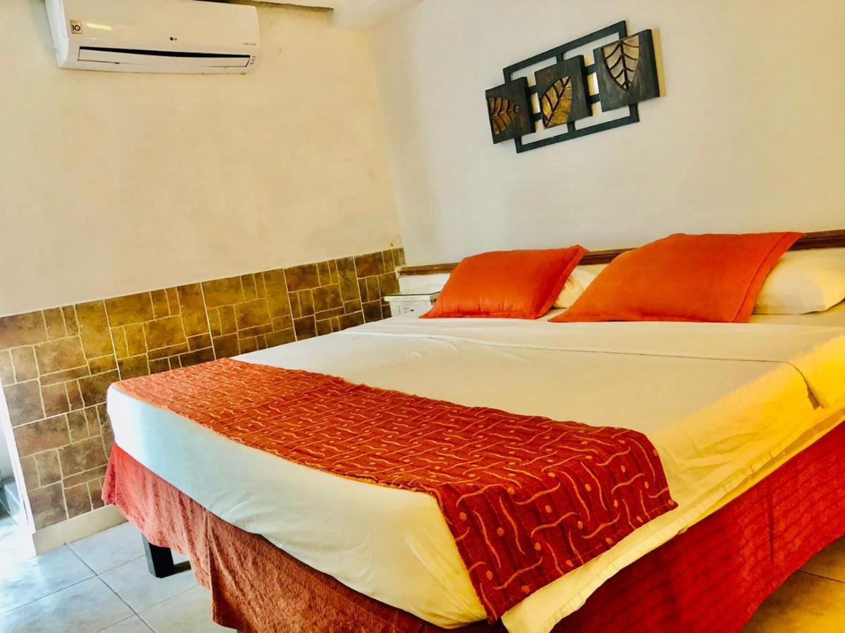 Antigua Calle Almudena Hotel Cartagena מראה חיצוני תמונה